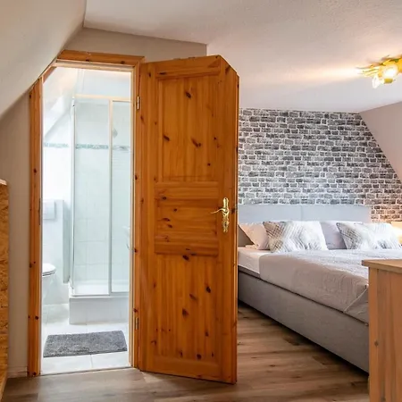 Heckenroeschen Apartment *
