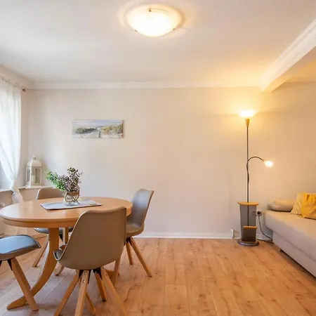Heckenroeschen Apartment Groemitz